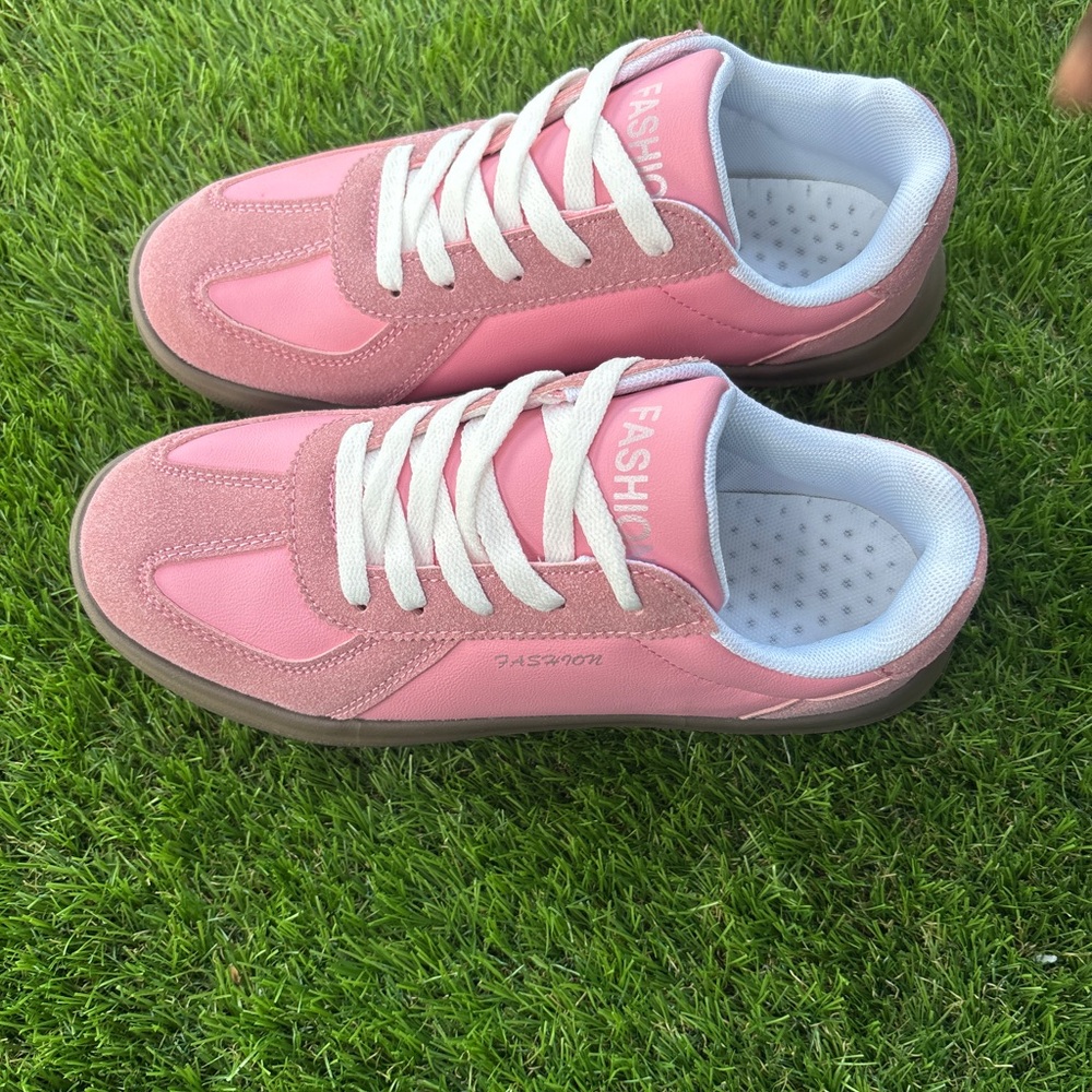 Women’s casual Pink lace Sneakers